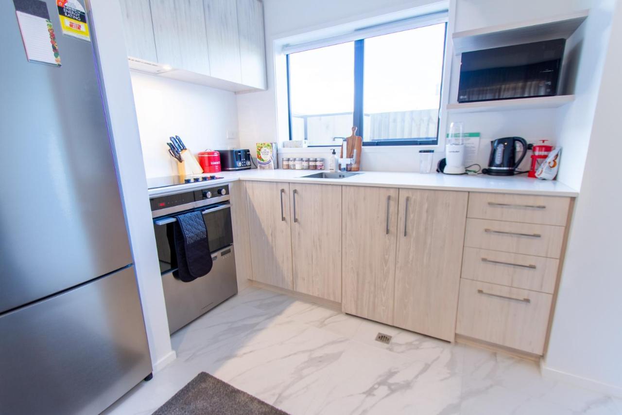 Stylish 2-Bedroom Haven Next To Hagley Park Christchurch Bagian luar foto