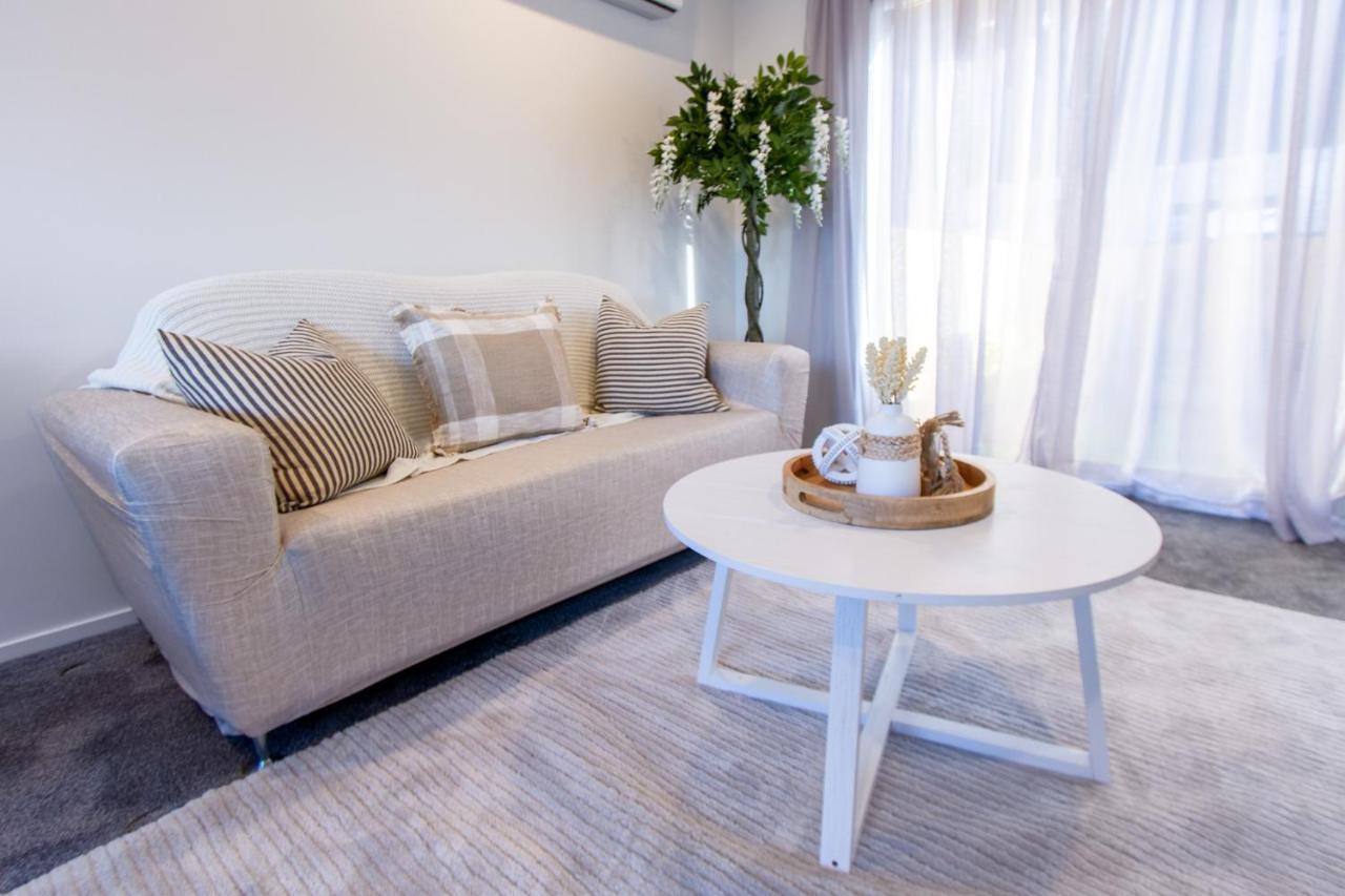 Stylish 2-Bedroom Haven Next To Hagley Park Christchurch Bagian luar foto