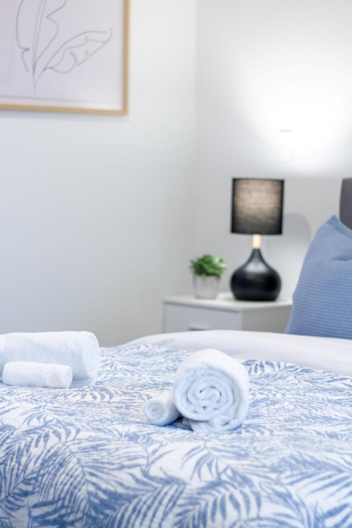 Stylish 2-Bedroom Haven Next To Hagley Park Christchurch Bagian luar foto